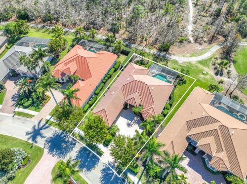 7476 Treeline Dr, Naples FL 34119-9727 exterior