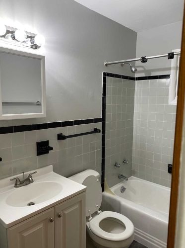 94 Hamilton St, Poughkeepsie NY  12601-4403 exterior