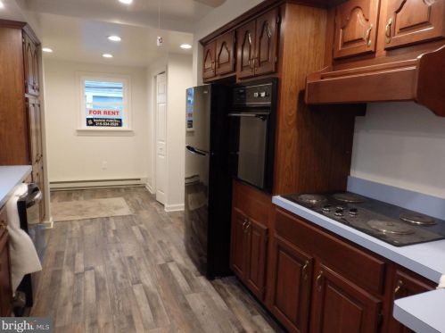 33 Hellertown Ave, Quakertown PA 18951-1727 exterior