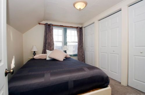 21 Coppola Ter, Derby CT 06418-1103 exterior