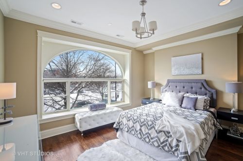 4471 Lk Park Ave, Chicago IL 60653-4510 exterior