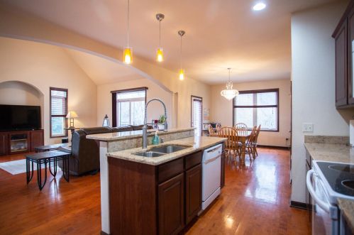 3998 Kimberly Ave, Milwaukee WI 53221-4553 exterior