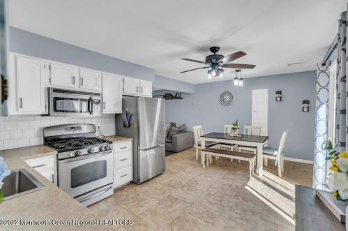 365 Western Blvd, Berkeley Township NJ  08721-2855 exterior