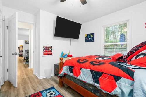 955 Lake Dr, Lithonia GA  30039-5747 exterior