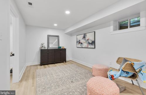 6705 Buttermere Ln, Bethesda MD  20817-1528 exterior