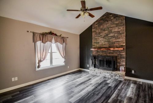 3207 Hidden Vly Rd, Gainesville GA 30506-3709 exterior