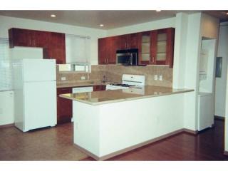 1059 Loring St, San Diego CA  92109-1864 exterior