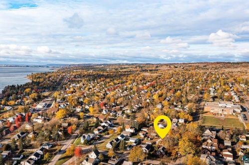 5422 Oneida St, Duluth MN 55804-1348 exterior