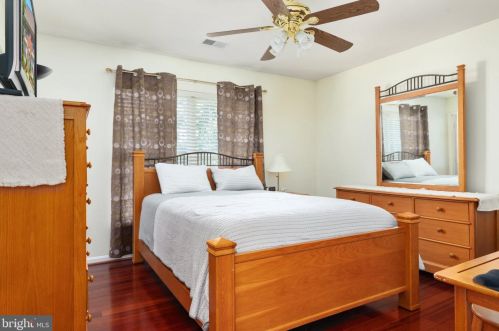 6378 Alderman Dr, Alexandria VA 22315-3731 exterior