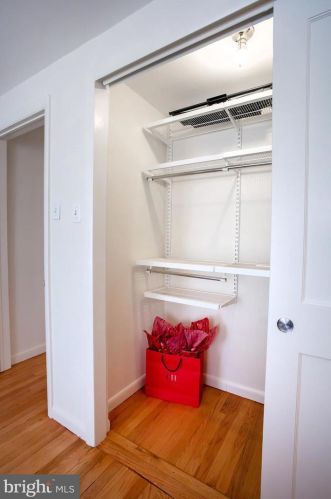 418 Capitol St, Washington DC  20003-4012 exterior