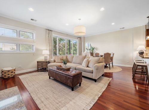 1925 Irving Park Rd, Chicago, IL 60613-5792