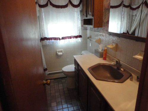 1 Schyler Dr, Poughkeepsie NY 12603 exterior