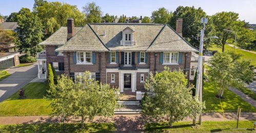 98 Carroll St, Portland, ME 04102-3526