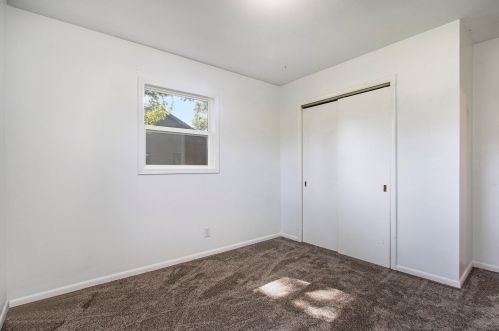 151 Brooks Rd, Meskegon MI 49442-6503 exterior