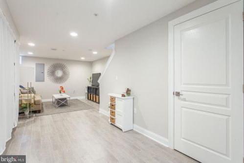 1233 Lawrence St, Philadelphia PA 19140-3348 exterior