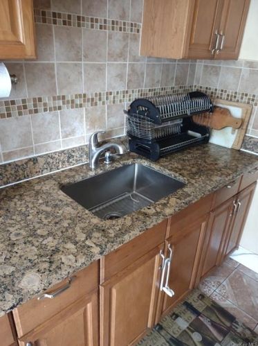 3359 Corsa Ave, Bronx NY 10469-2800 exterior