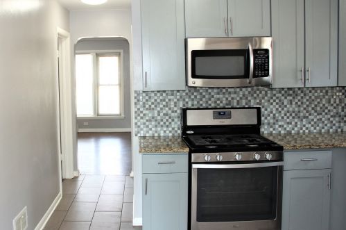 8733 Harper Ave, Chicago IL 60619-4606 exterior