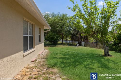 2801 51 St, Naples FL 34116-6924 exterior