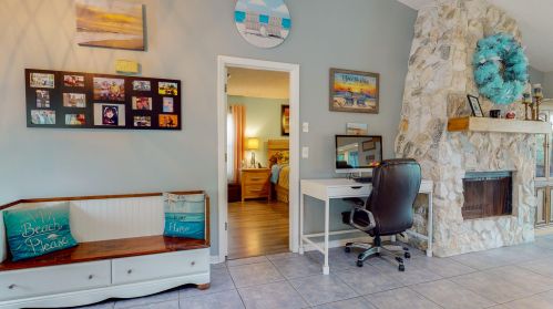 2471 Shell Ave, Fort Pierce FL  34952-6857 exterior