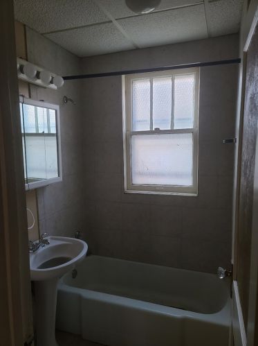 8818 Ada St, Chicago IL 60636-1803 exterior