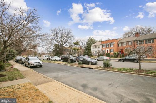 6316 Barrister Pl, Alexandria VA 22307-1214 exterior