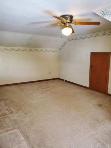 4 Kulas Ter, Seymour CT 06483-2715 exterior