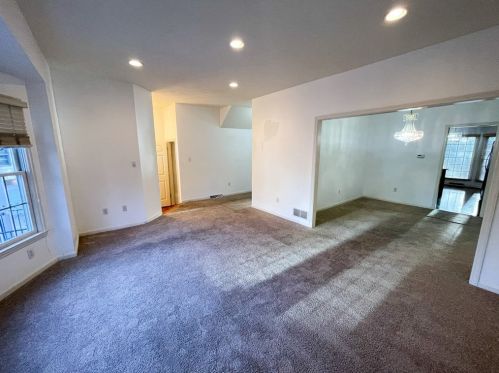 680 Highpointe Dr, Pittsburgh PA  15220-1853 exterior