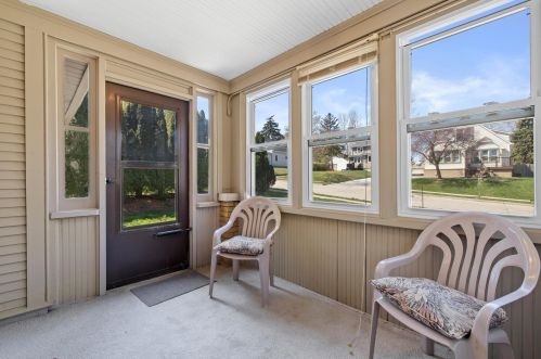 1300 97th St, Milwaukee, WI 53214-2627