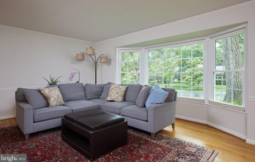 629 Goldsborough Dr, Rockville MD 20850-1905 exterior