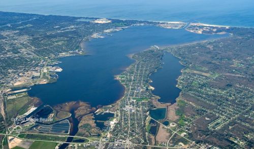 1661 Ruddiman Dr, Meskegon MI 49445-3041 exterior