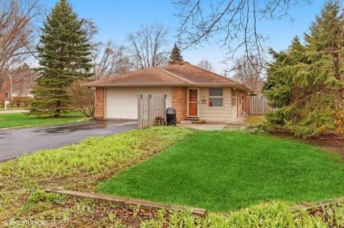 210 Mall Rd, Milwaukee, WI 53217-3537