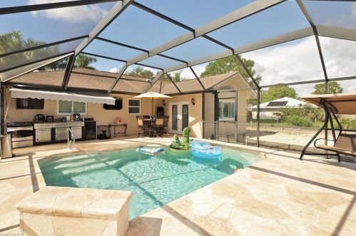 281 20 Ave, Naples FL 34120-6307 exterior