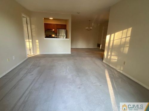 224 Waterford Dr, Edison NJ  08817-1914 exterior