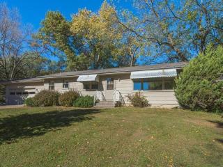 13228 Dahlgren Rd, Hopkins, MN 55305-4006