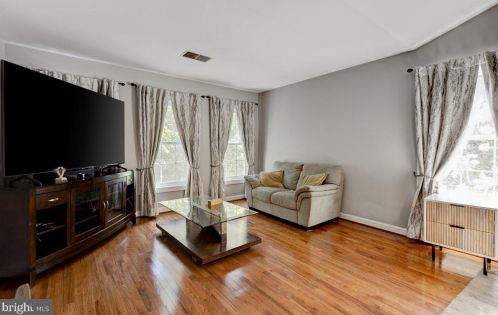 3822 Elmwood Towne Way, Alexandria VA  22303-1161 exterior