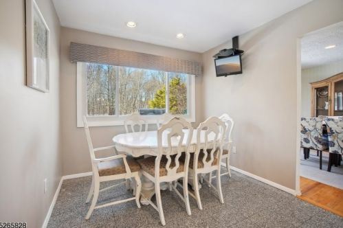 117 Stephenville Pkwy, Edison NJ 08820-2610 exterior