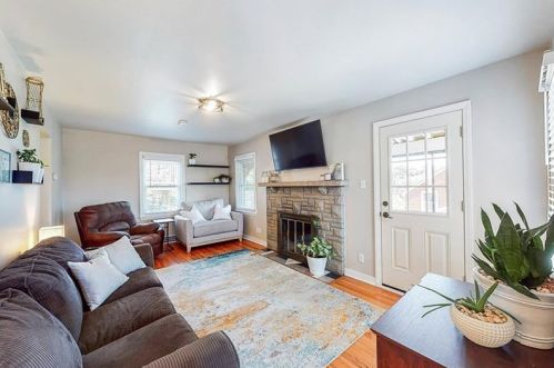 133 Norrington Dr, Pittsburgh, PA 15236-3538