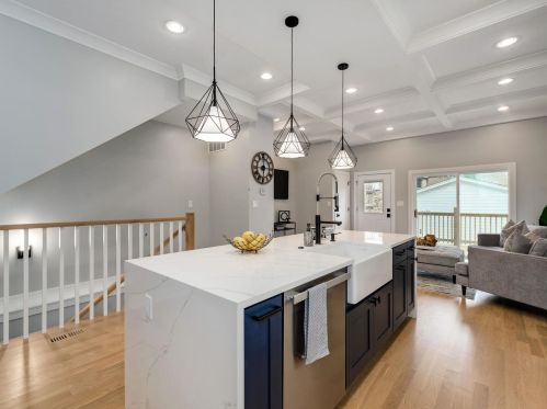 1635 Central Park Ave, Chicago IL 60647-4701 exterior