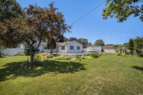 11815 Hakes, Mishawaka IN 46545-7851 exterior