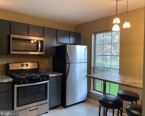 7 Britton Ct, Trenton NJ  08648-2608 exterior