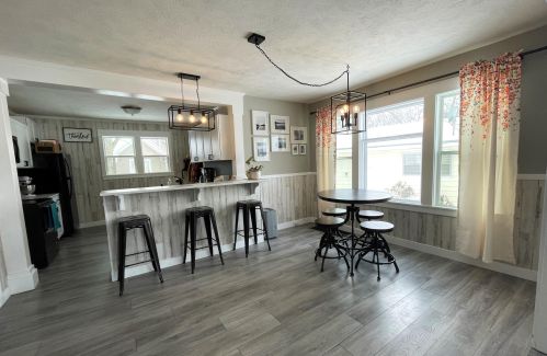 975 Evanston Ave, Meskegon MI  49442-4062 exterior