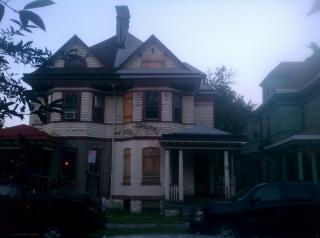 38 Division St, Trenton, NJ 08611-1034