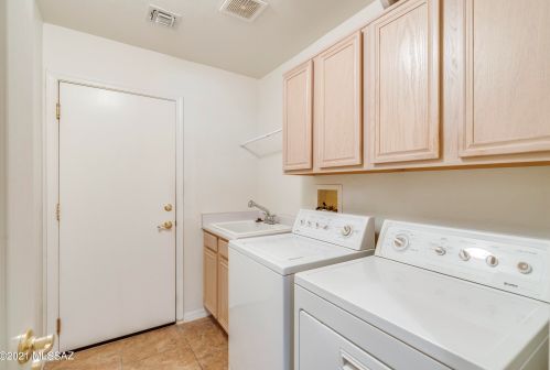 1534 Bank Swallow Rd, Green Valley AZ 85614-6025 exterior