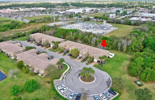 2201 Marshfield Ct, Fort Pierce FL  34953-4372 exterior