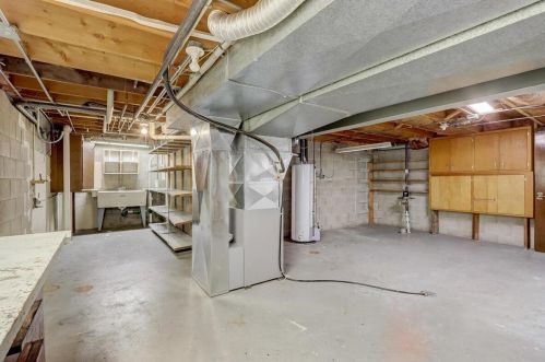 4870 82, Milwaukee WI 53220-4219 exterior