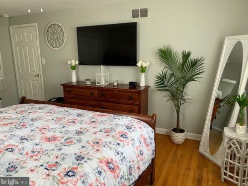 427 Springfield Ave, Camden NJ 08110-2848 exterior