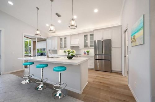 132 Glen Eagle Cir, Naples FL 34104-5714 exterior