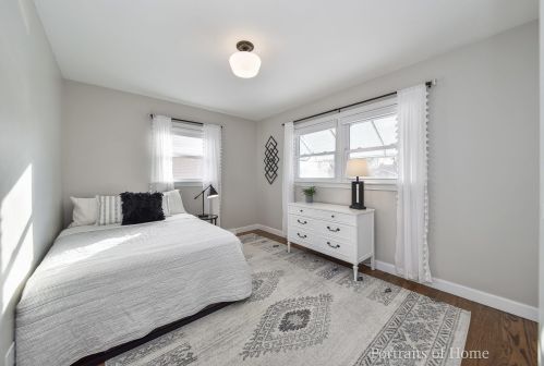 818 Saylor Ave, Elmhurst IL 60126-3827 exterior