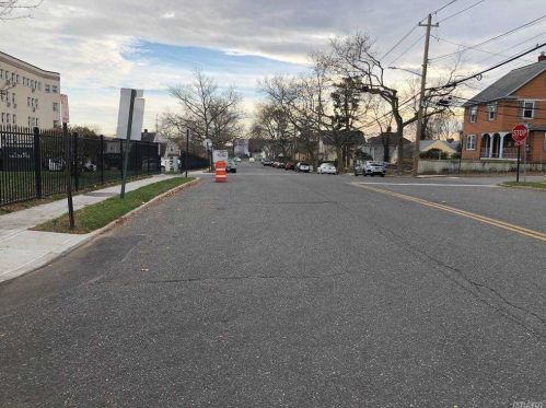 280 Lowndes Ave, Huntington Station NY 11746-1254 exterior