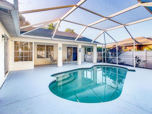 2761 Eagle Dr, Fort Pierce FL 34984-8919 exterior